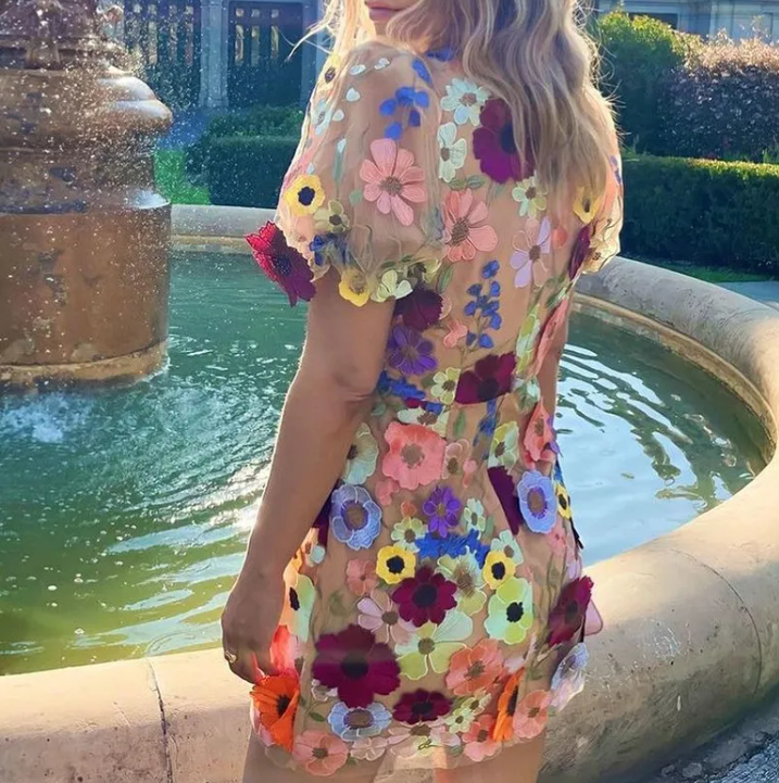 Elegant Floral V-Neck Lantern Sleeve Dress
