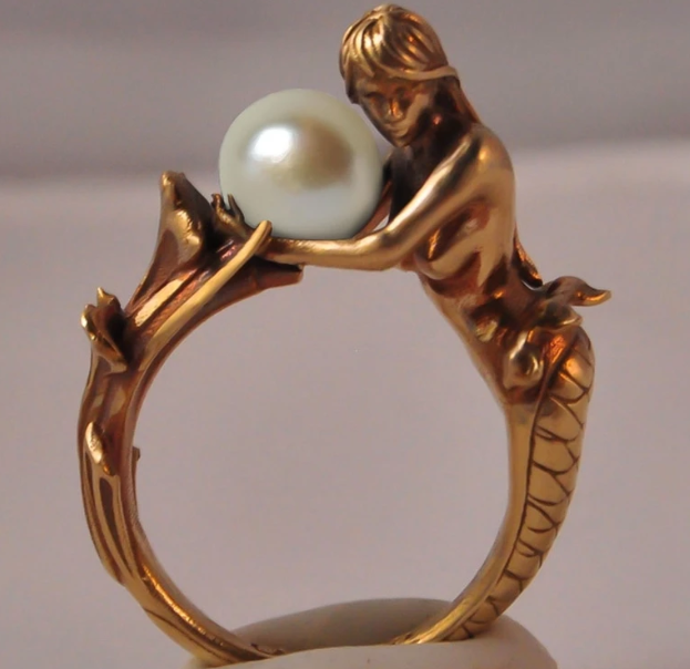 White Pearl Mermaid Ring